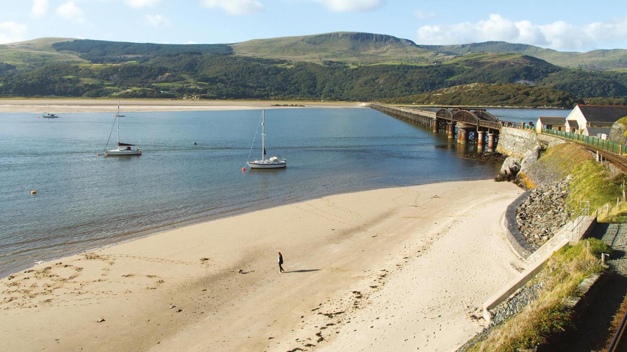 Barmouth Bay Holiday Park Llanddwywe Ngoại thất bức ảnh